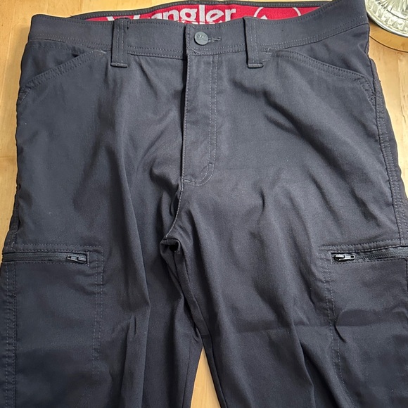 Men’s Wrangler All-Terrain Cargo Pants - Picture 5 of 8